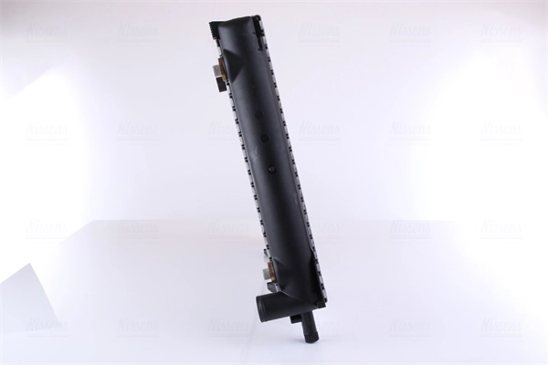 Radiador de esfriamento de motor Nissens 62557A preço, a partir de 188,85 USD