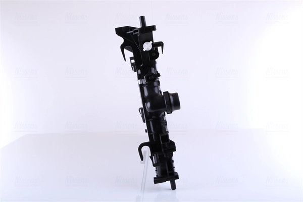Radiador de esfriamento de motor Nissens 630797 preço, a partir de 144,72 USD