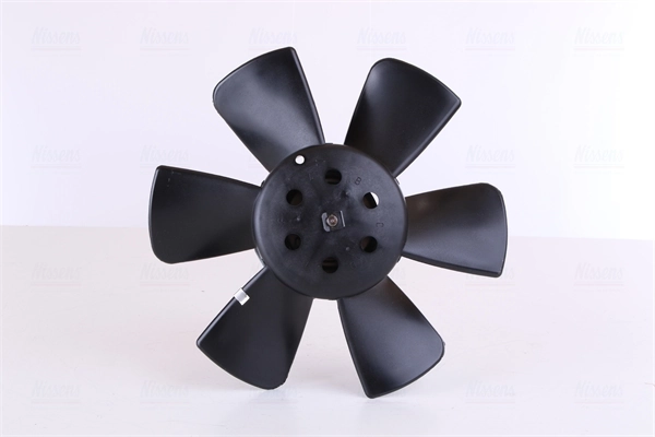 Ventilador elétrico de esfriamento montado (motor + roda de aletas) direito Nissens 85679 preço, a partir de 54,93 USD