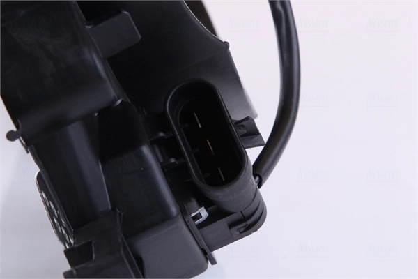 Difusor do radiador de esfriamento, montado com motor e roda de aletas 85188 Nissens
