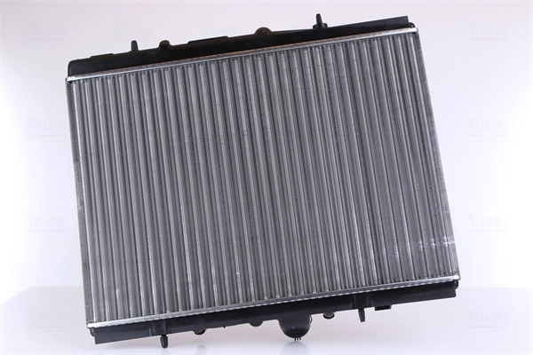 Radiador de esfriamento de motor Nissens 63703 preço, a partir de 91,50 USD