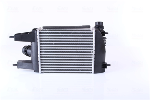 Radiador de intercooler Nissens 96153 preço, a partir de 133,15 USD