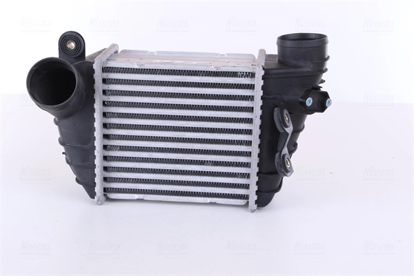 Radiador de intercooler Nissens 96747 preço, a partir de 100,29 USD