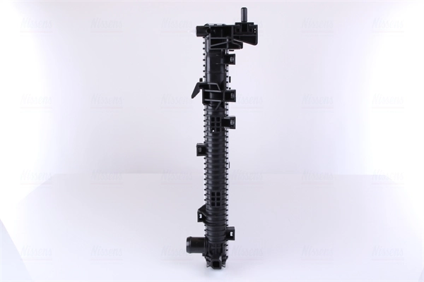 Radiador de esfriamento de motor Nissens 61040 preço, a partir de 177,07 USD