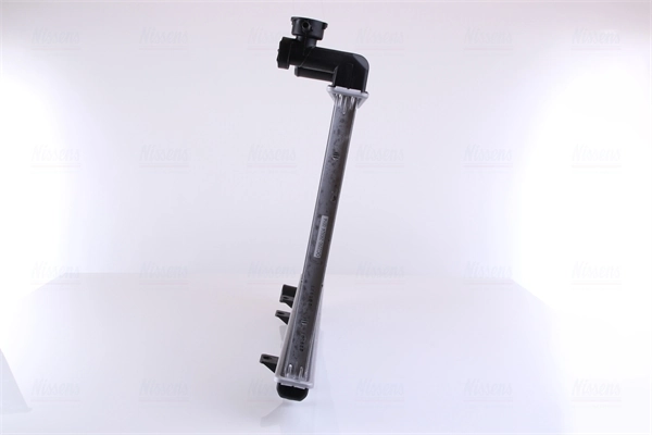 Radiador de esfriamento de motor Nissens 62421 preço, a partir de 101,76 USD