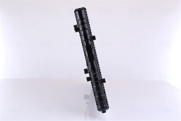 Radiador de esfriamento de motor Nissens 67302 preço, a partir de 75,94 USD
