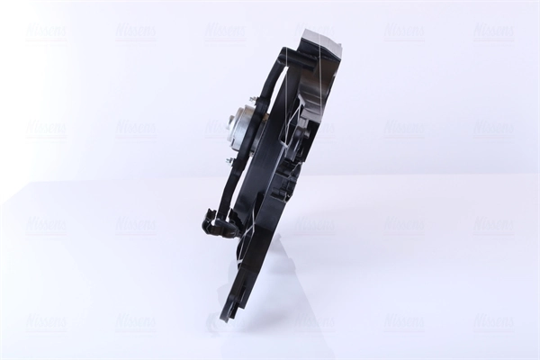 Compre 85138 Nissens Difusor do radiador de esfriamento, montado com motor e roda de aletas