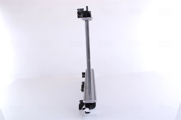 Radiador de esfriamento de motor Nissens 67711 preço, a partir de 117,79 USD