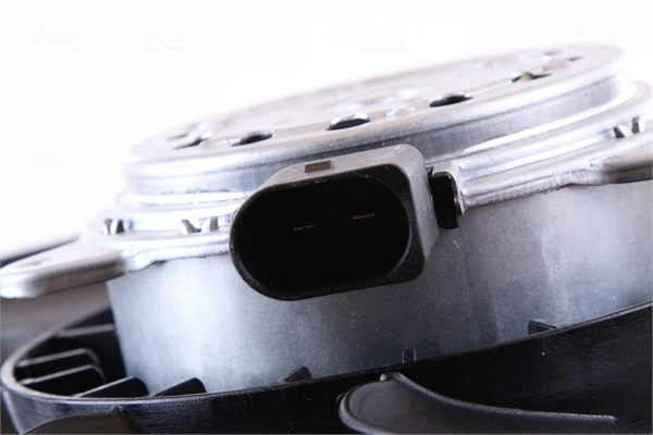 Ventilador elétrico de esfriamento montado (motor + roda de aletas) esquerdo 85728 Nissens