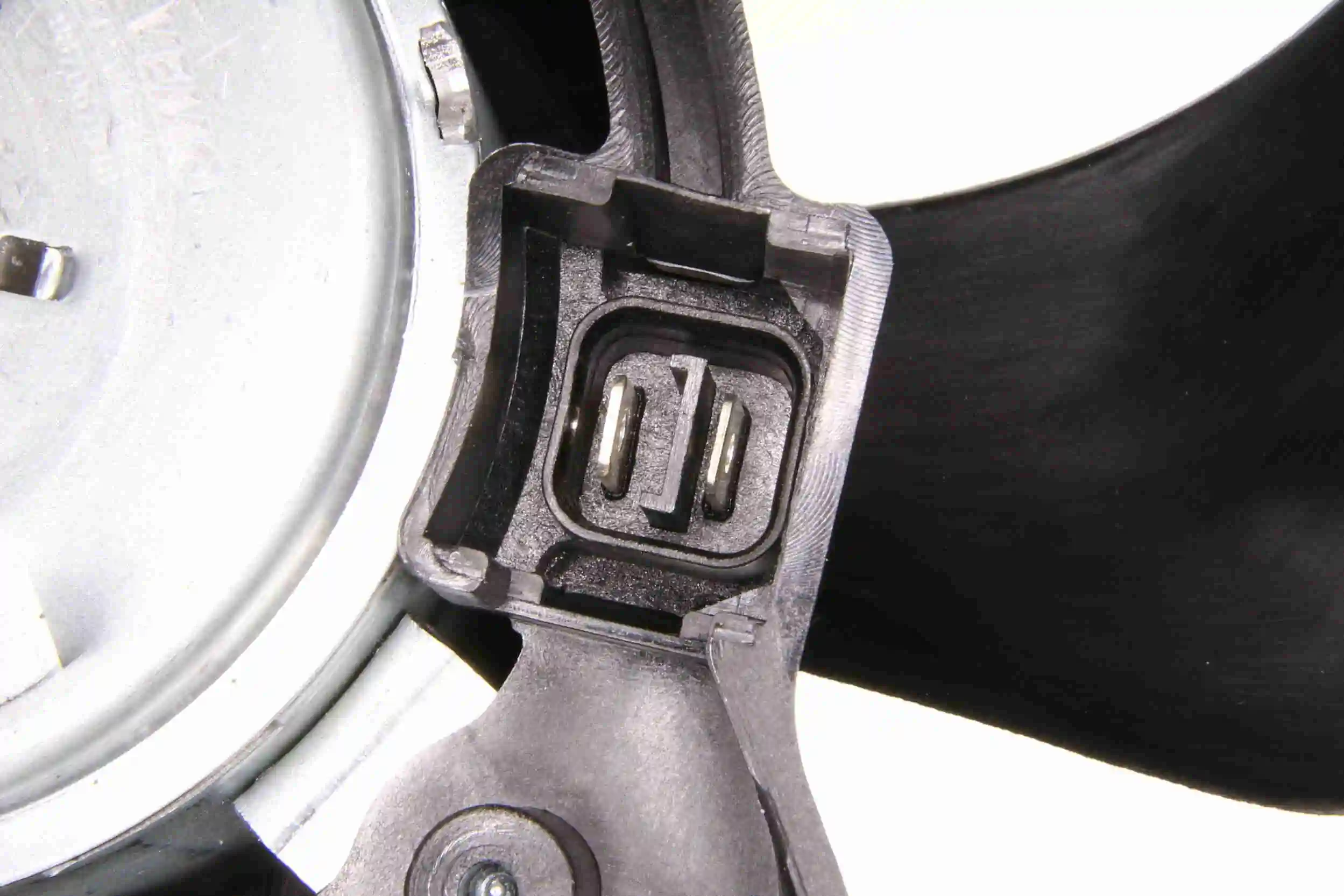 Ventilador elétrico de esfriamento montado (motor + roda de aletas) Vemo V42011125 preço, a partir de 122,83 USD