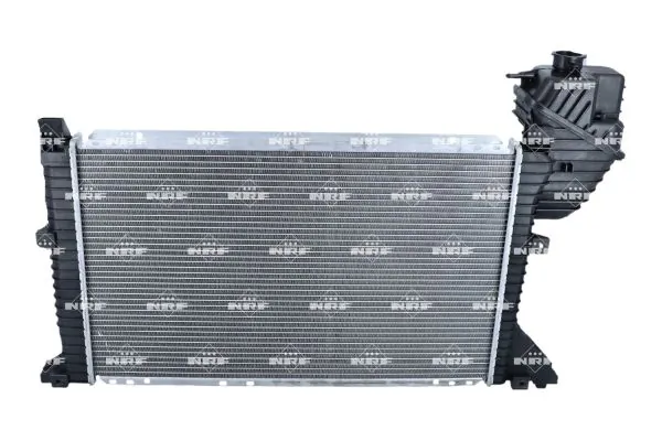 Radiador de esfriamento de motor Mercedes A9015003800 preço, a partir de 158,76 USD