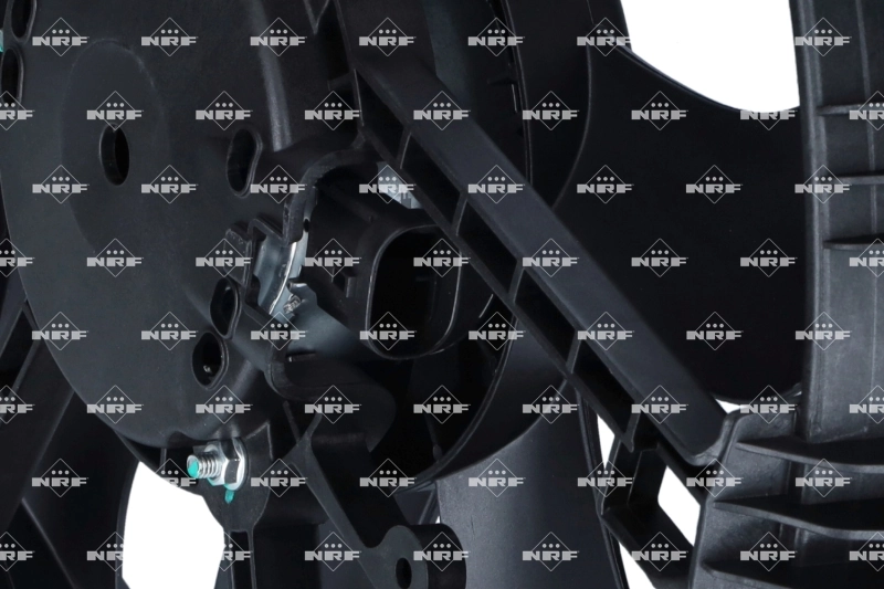 Compre 470134 NRF Difusor do radiador de esfriamento, montado com motor e roda de aletas