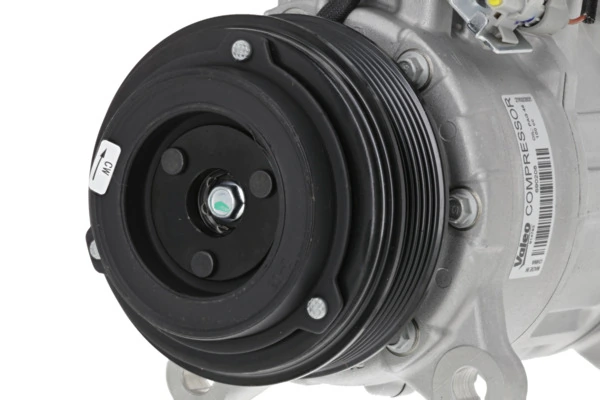 Compre 690208 VALEO Compressor de aparelho de ar condicionado