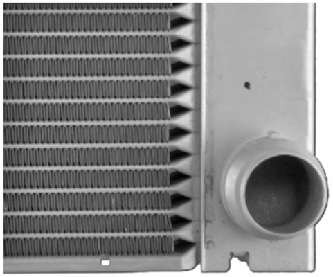 Radiador de esfriamento de motor B7222 HELLA
