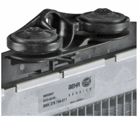Radiador direito de esfriamento de motor Mahle Original CR922000P preço, a partir de 289,31 USD