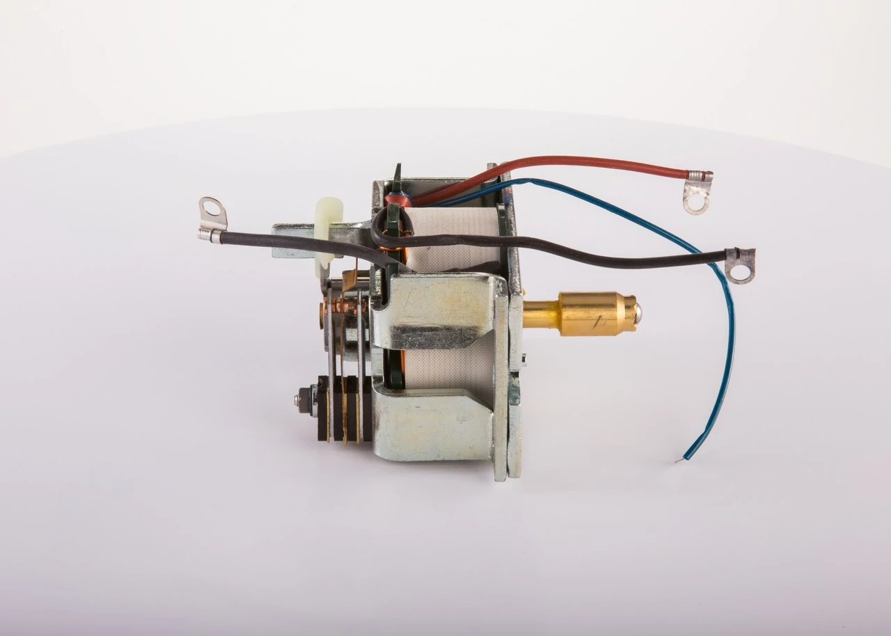 Relê retrator do motor de arranco Bosch 0331450002 preço, a partir de 62,35 USD