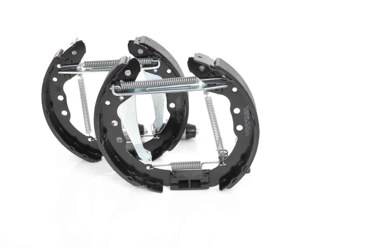 Compre 0204114634 Bosch Sapatas do freio traseiras de tambor, montadas com cilindros, kit