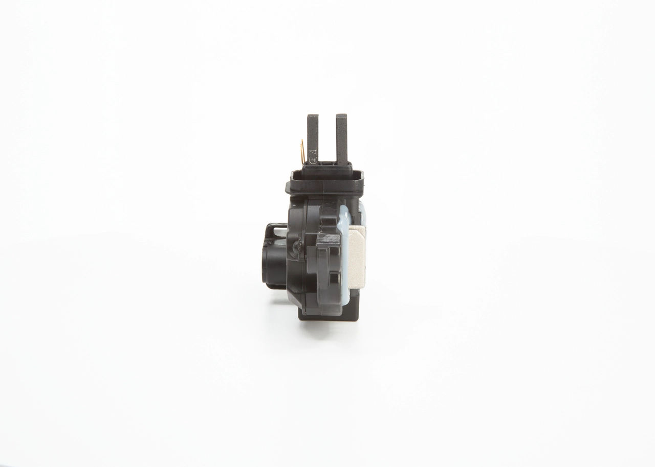 F00MA45250 Bosch Relê-regulador do gerador (relê de carregamento)