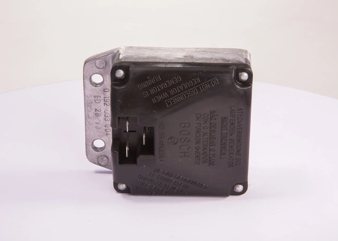 Compre 81256010014 MAN Relê-regulador do gerador (relê de carregamento)