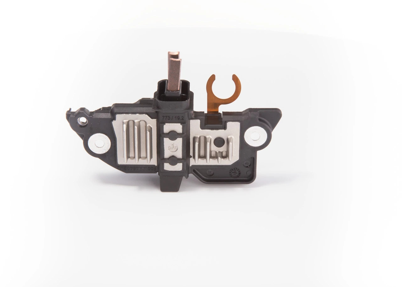 Compre F00MA45303 Bosch Relê-regulador do gerador (relê de carregamento)