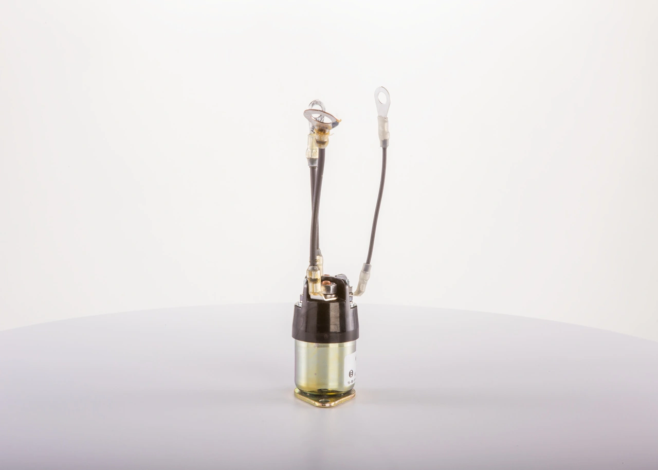 6033AD5255 Bosch Relê retrator do motor de arranco
