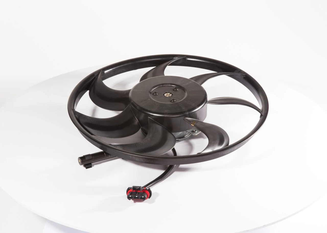 0130303283 Bosch Ventilador elétrico de esfriamento montado (motor + roda de aletas)