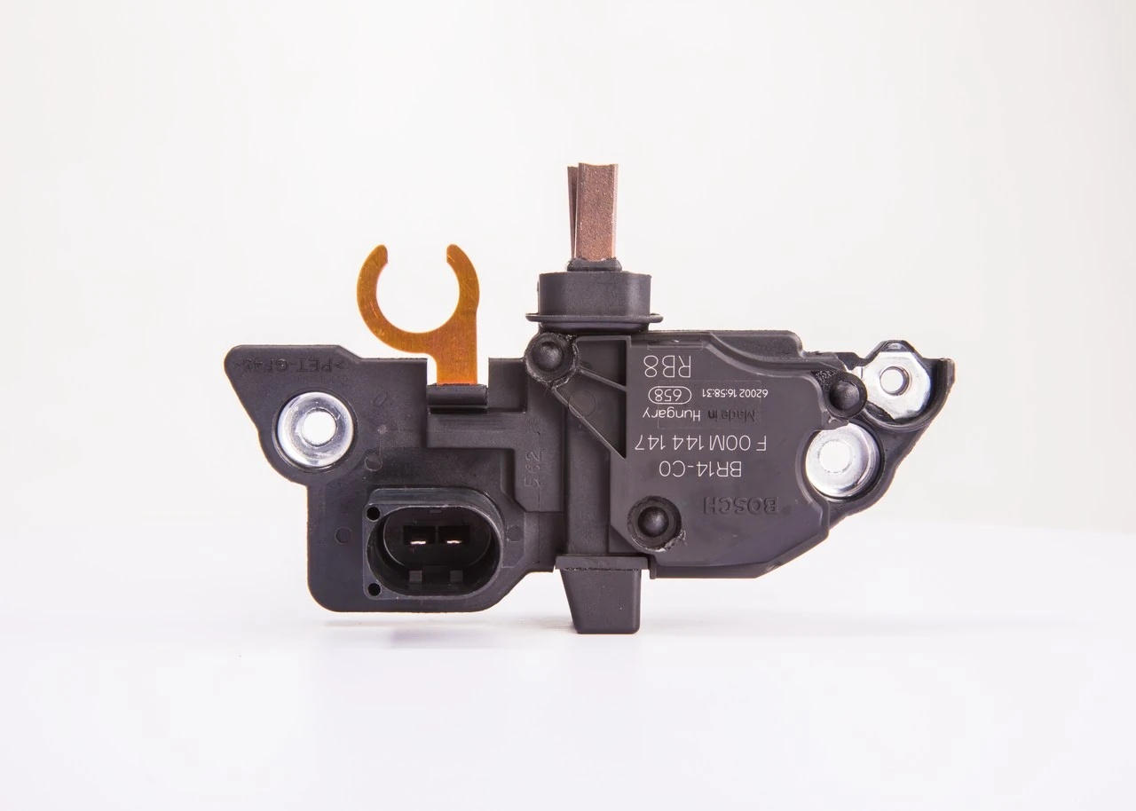 Relê-regulador do gerador (relê de carregamento) Bosch F00M144147 preço, a partir de 47,38 USD