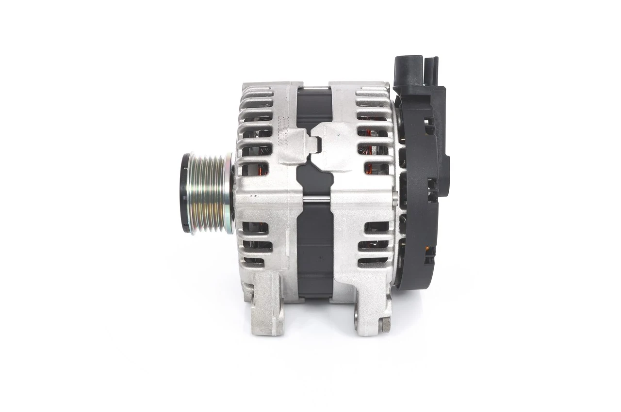 0121715024 Bosch Gerador