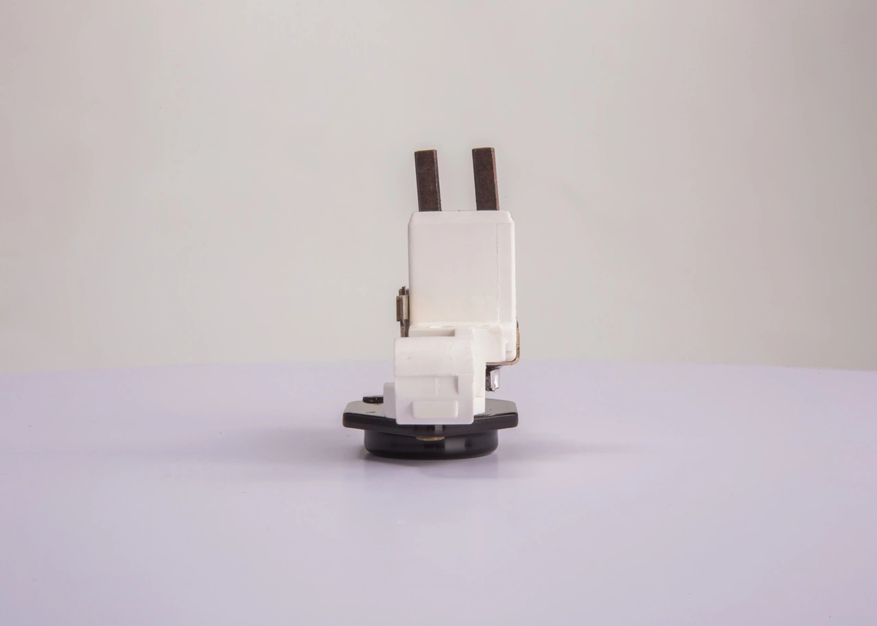 Compre 1197311214 Bosch Relê-regulador do gerador (relê de carregamento)