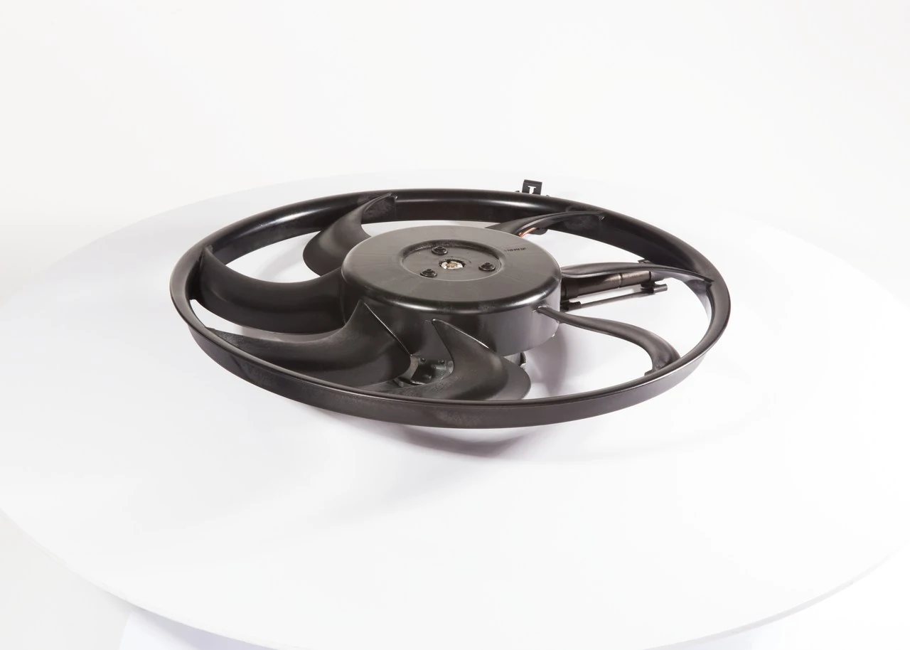 Ventilador elétrico de esfriamento montado (motor + roda de aletas) Bosch 0130303283 preço, a partir de 80,01 USD