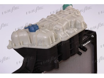 Compre 81061016512 MAN Radiador de esfriamento de motor
