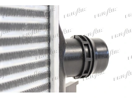 Radiador de intercooler Frig AIR 07093113 preço, a partir de 95,50 USD