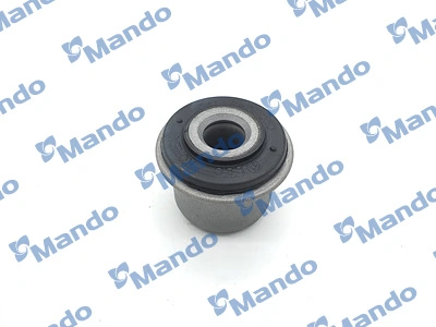 DCC010681 Mando