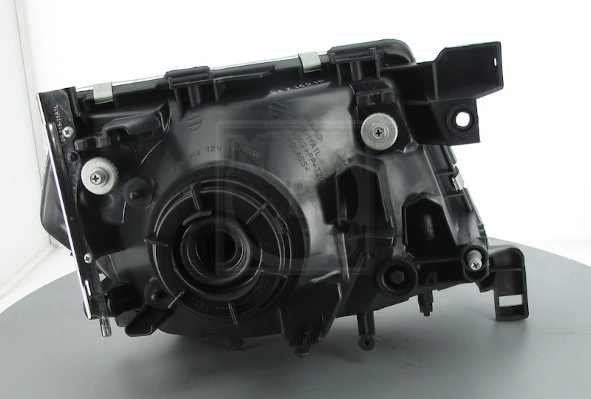 Luz esquerda para Nissan Patrol  Y61