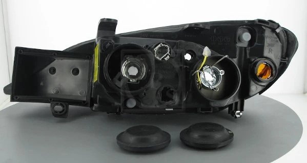Luz direita Nissan Primera  P11