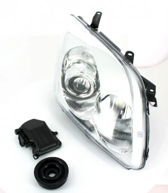 Luz direita Toyota Avensis II T25