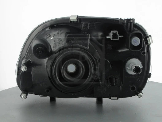 Luz direita Nissan Micra  K11