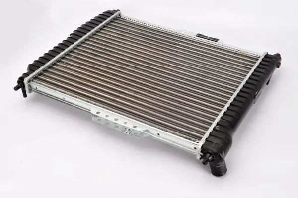 Compre D70010TT Thermotec Radiador de esfriamento de motor