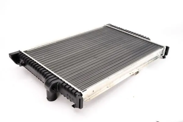 Compre D7B015TT Thermotec Radiador de esfriamento de motor