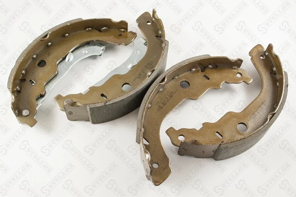 Compre 19256494 General Motors Sapatas do freio traseiras de tambor