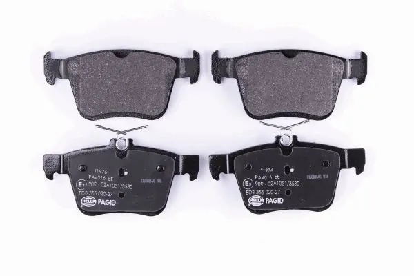 Sapatas do freio traseiras de disco HELLA 8DB355020271
