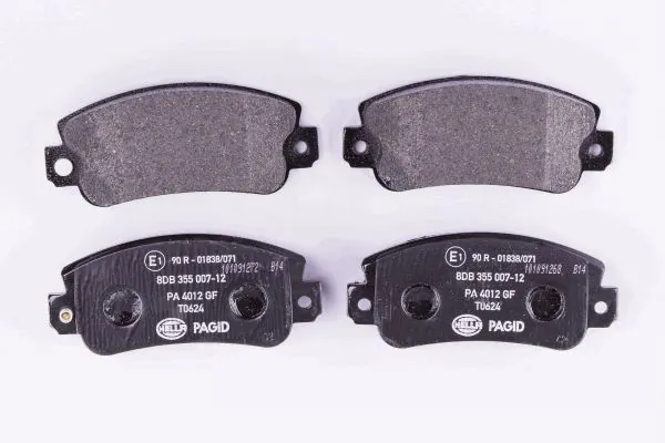 Compre 8DB355007121 HELLA Sapatas do freio dianteiras de disco
