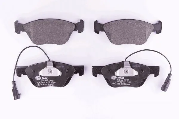 Sapatas do freio dianteiras de disco HELLA 8DB355007931