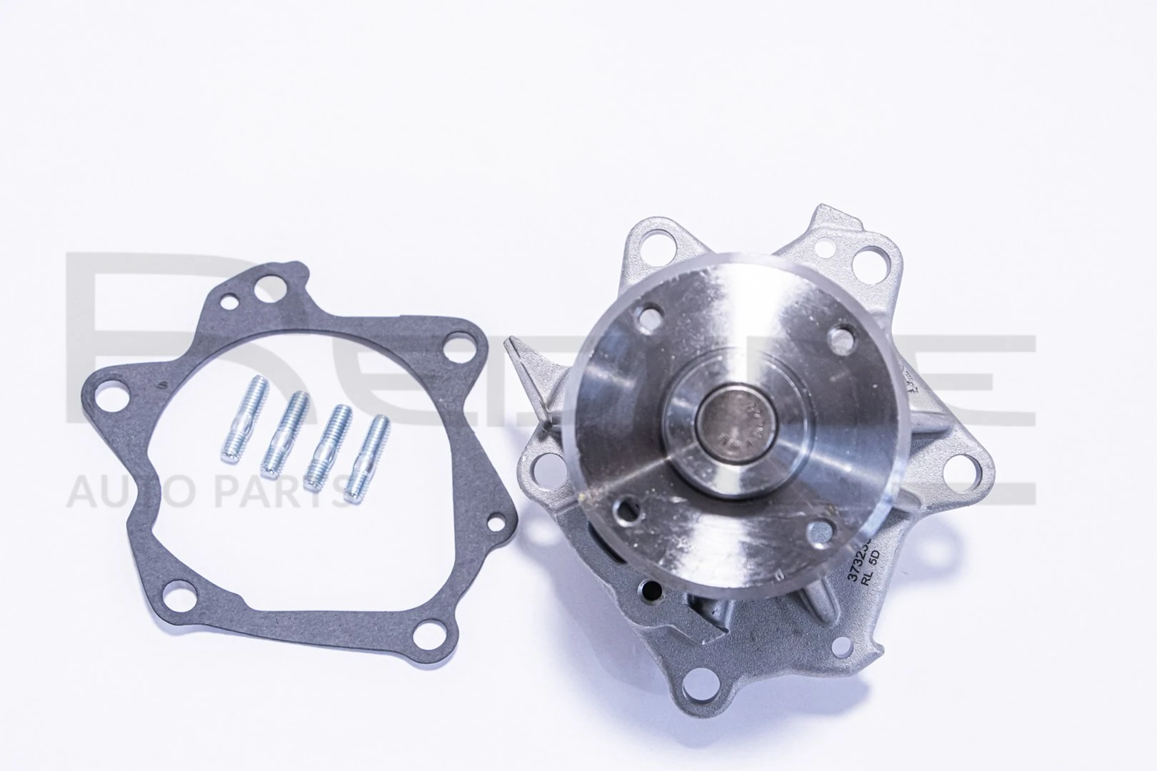 Bomba de água (bomba) de esfriamento Nissan Patrol W260 ao melhor preço