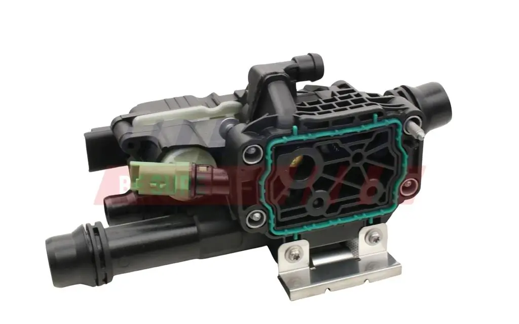 Caixa do termostato Citroen Berlingo  K9