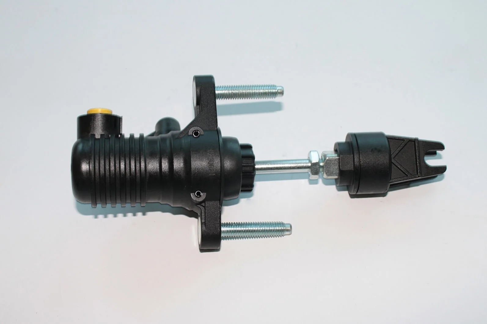Cilindro mestre de embraiagem para Toyota Hilux GUN12, GUN13