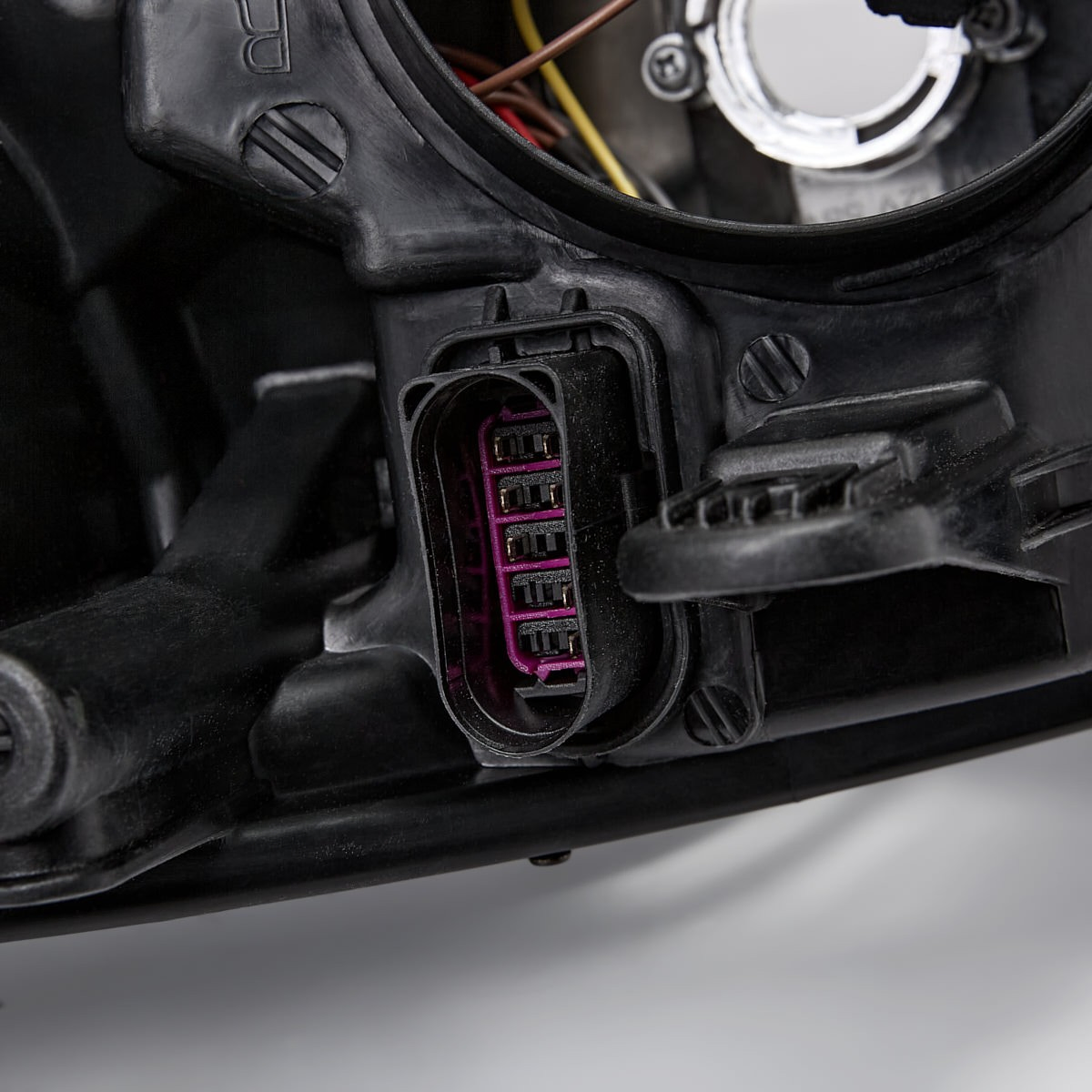 Luz direita Ford Kuga preço, a partir de 191,67 USD