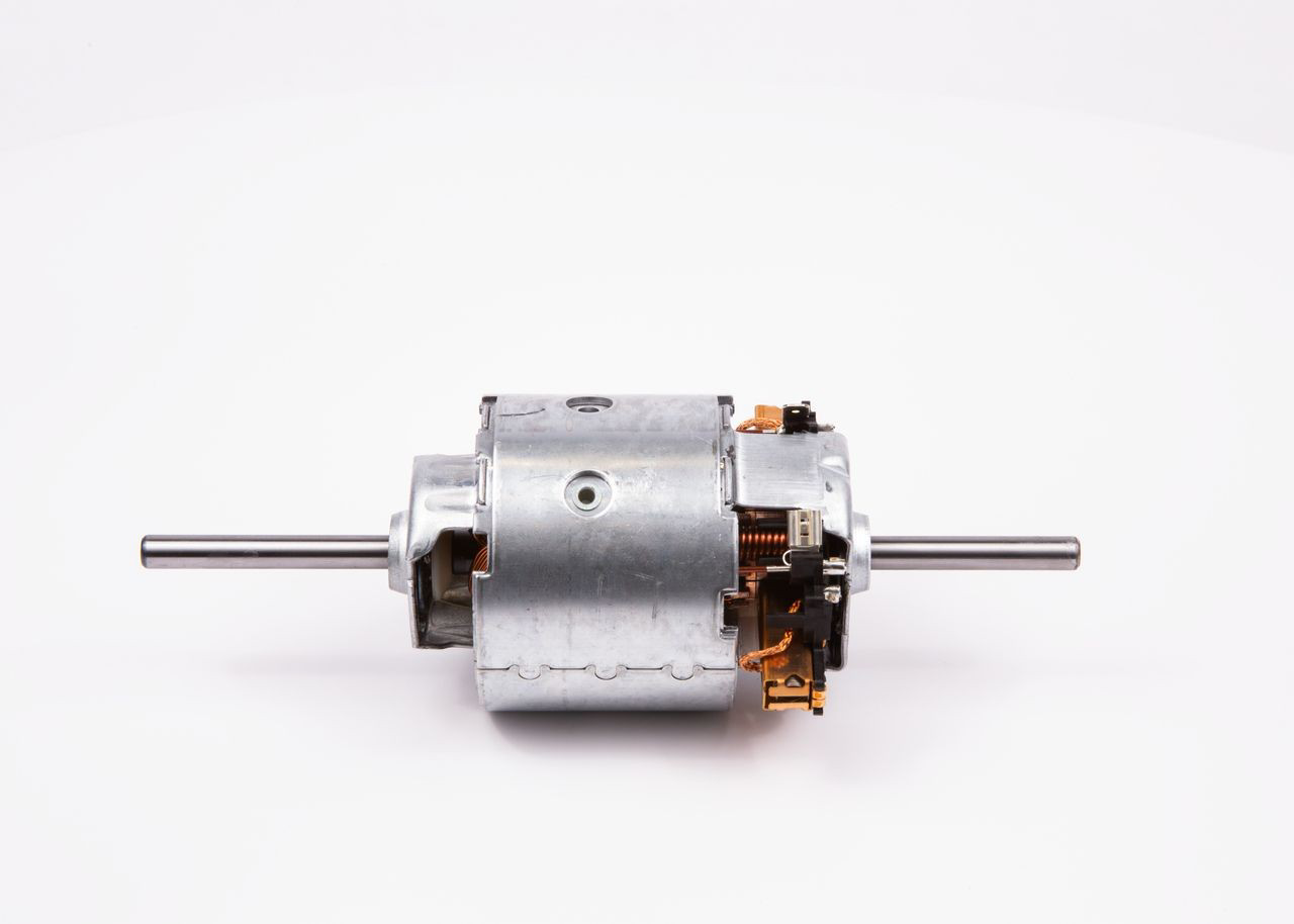 0130111130 Bosch Motor de ventilador de forno (de aquecedor de salão)