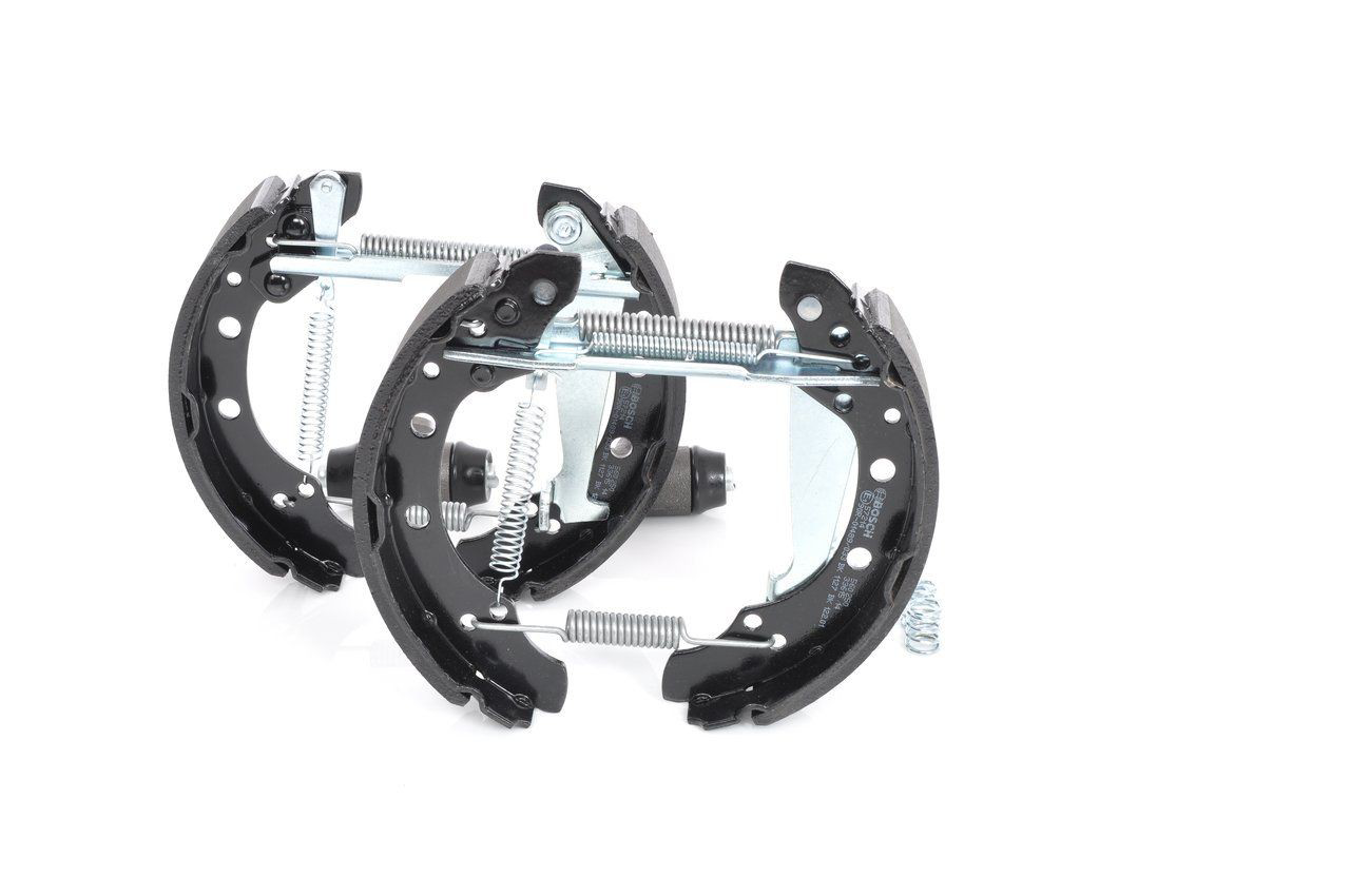 Compre 0204114579 Bosch Sapatas do freio traseiras de tambor, montadas com cilindros, kit