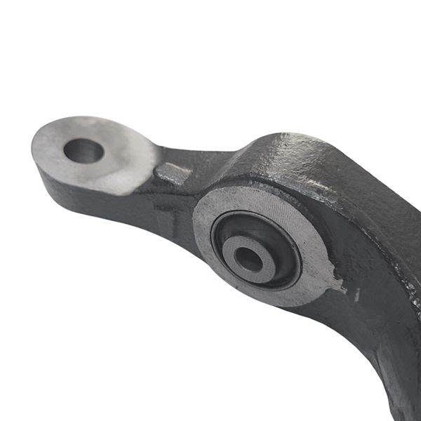 CQ0055R CTR Braço oscilante superior direito de suspensão dianteira